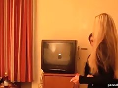 Busty blonde woman met a guy she wanted to fuck just for the fun of it